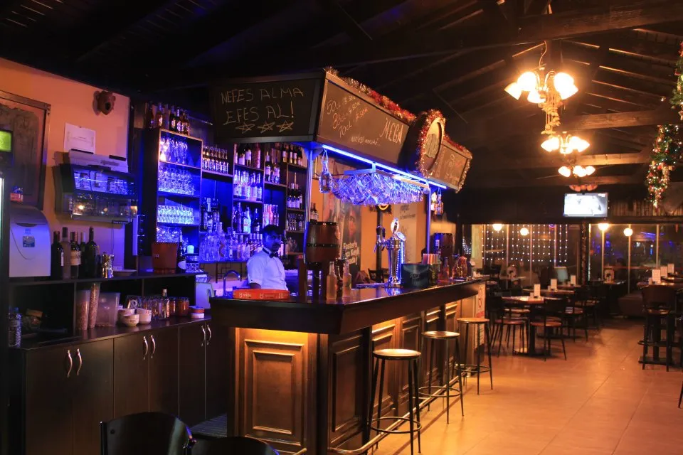 MEGA PUB